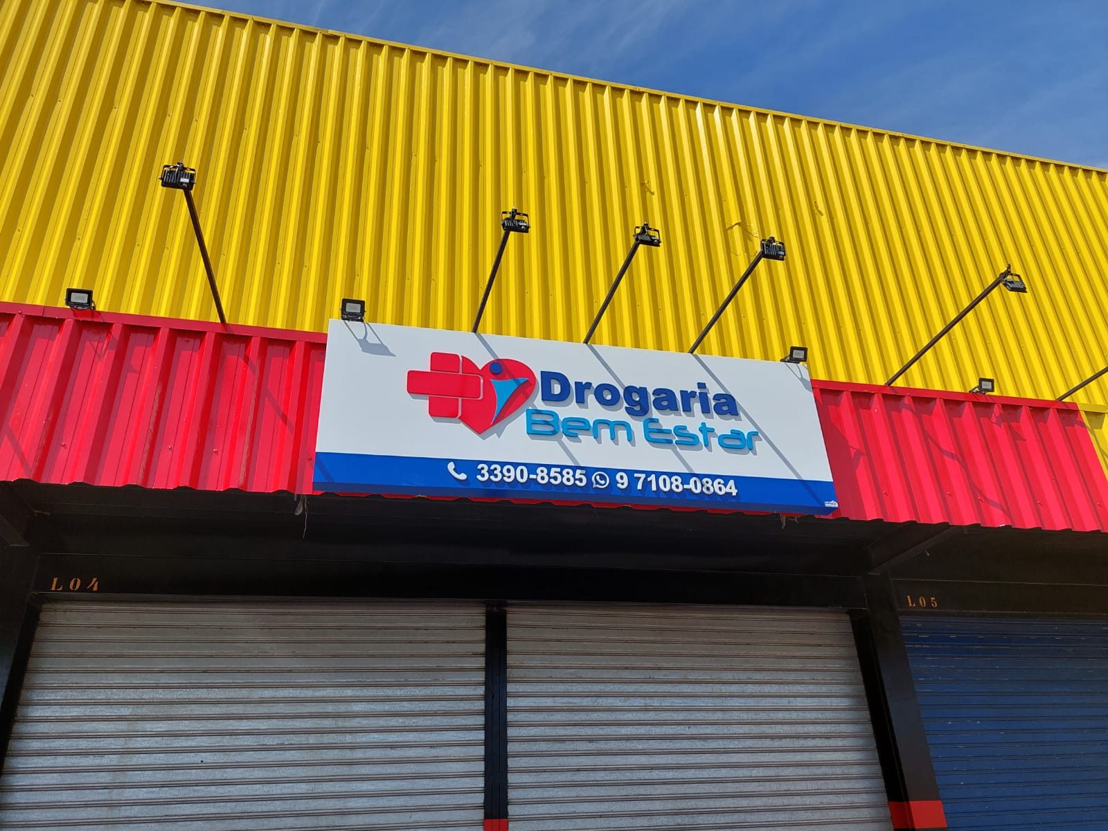 Placas em ACM com Letreiros em PVC Expandido instalado pela EMPLACK BH