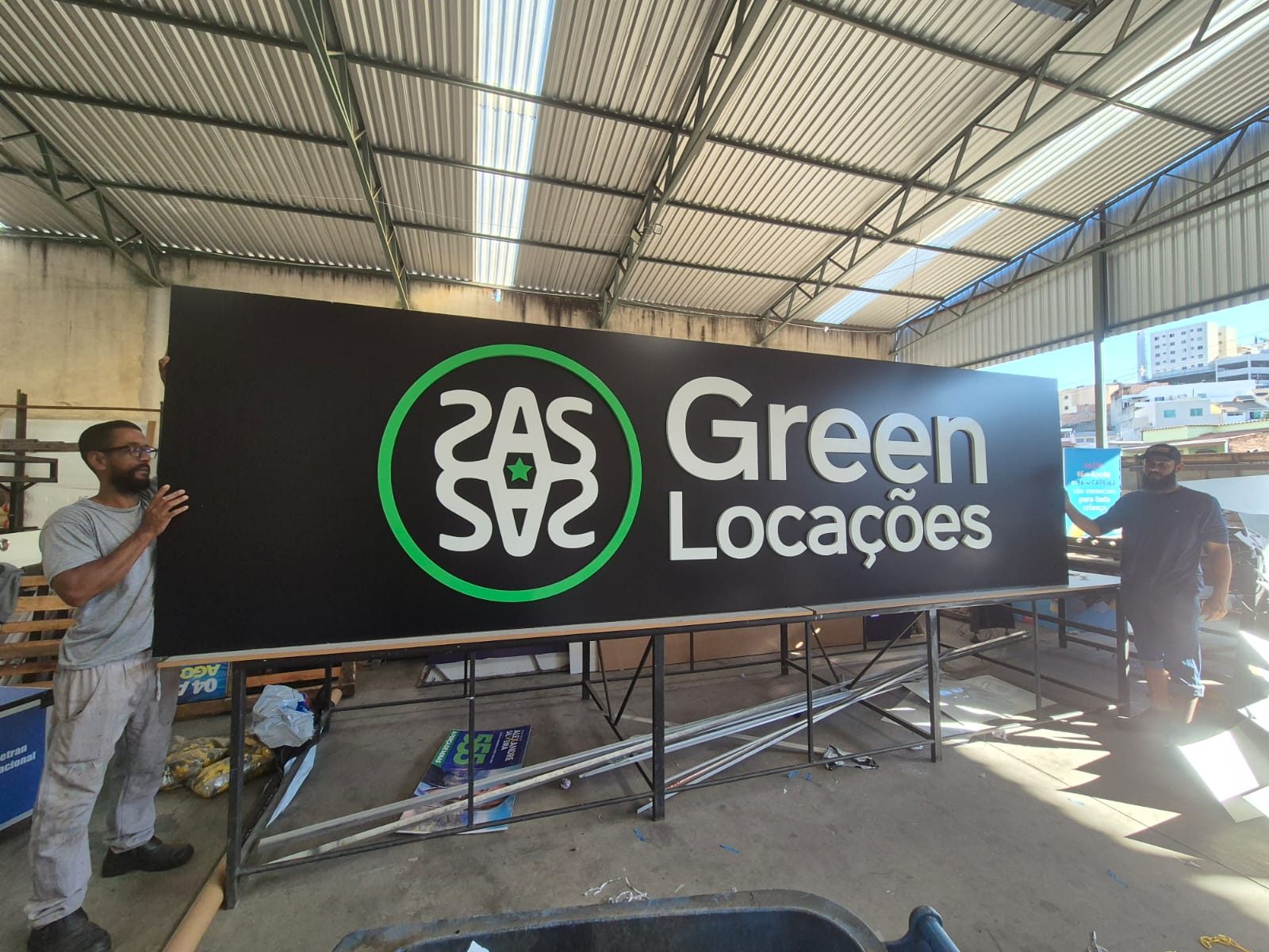 Placas em ACM com Letreiros em PVC Expandido instalado pela EMPLACK BH