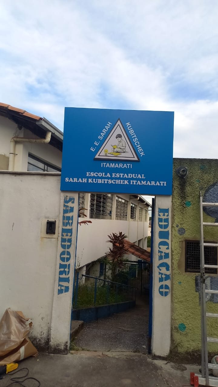 Placas em ACM com Letreiros em PVC Expandido instalado pela EMPLACK BH