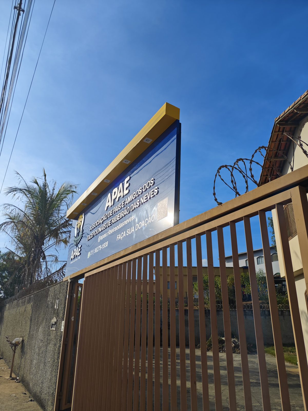 Placas em ACM com Letreiros em PVC Expandido instalado pela EMPLACK BH