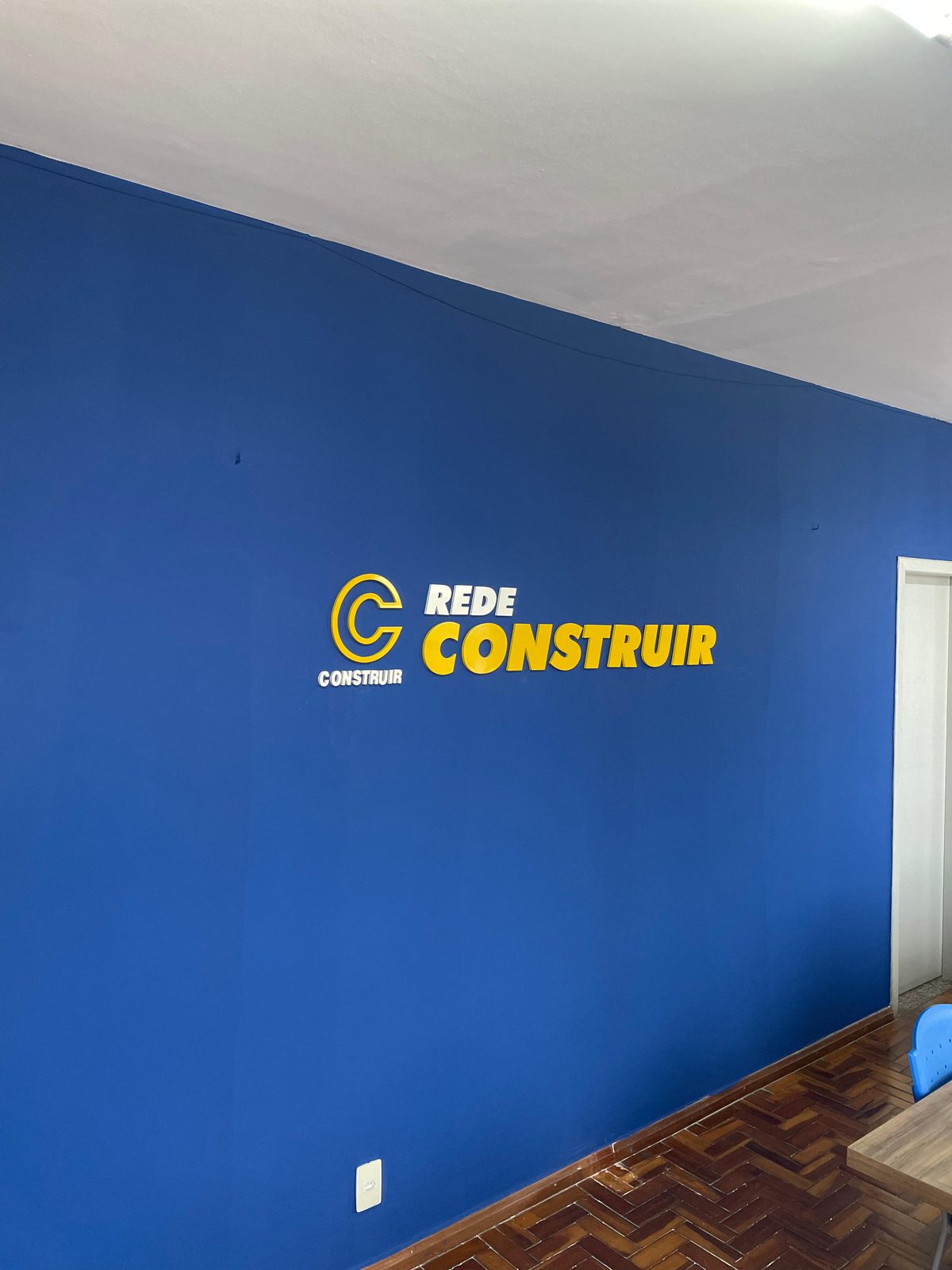 Letreiros em PVC Expandido instalado pela EMPLACK BH